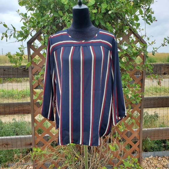 Van Heusen Women's Striped Blouse Size Medium Blue Beige Red - Picture 6 of 13